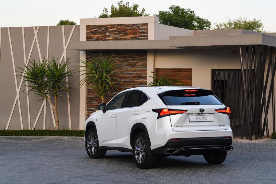  Lexus NX300 F-Sport 2017 года  (ZA) (фото 24 из 40)